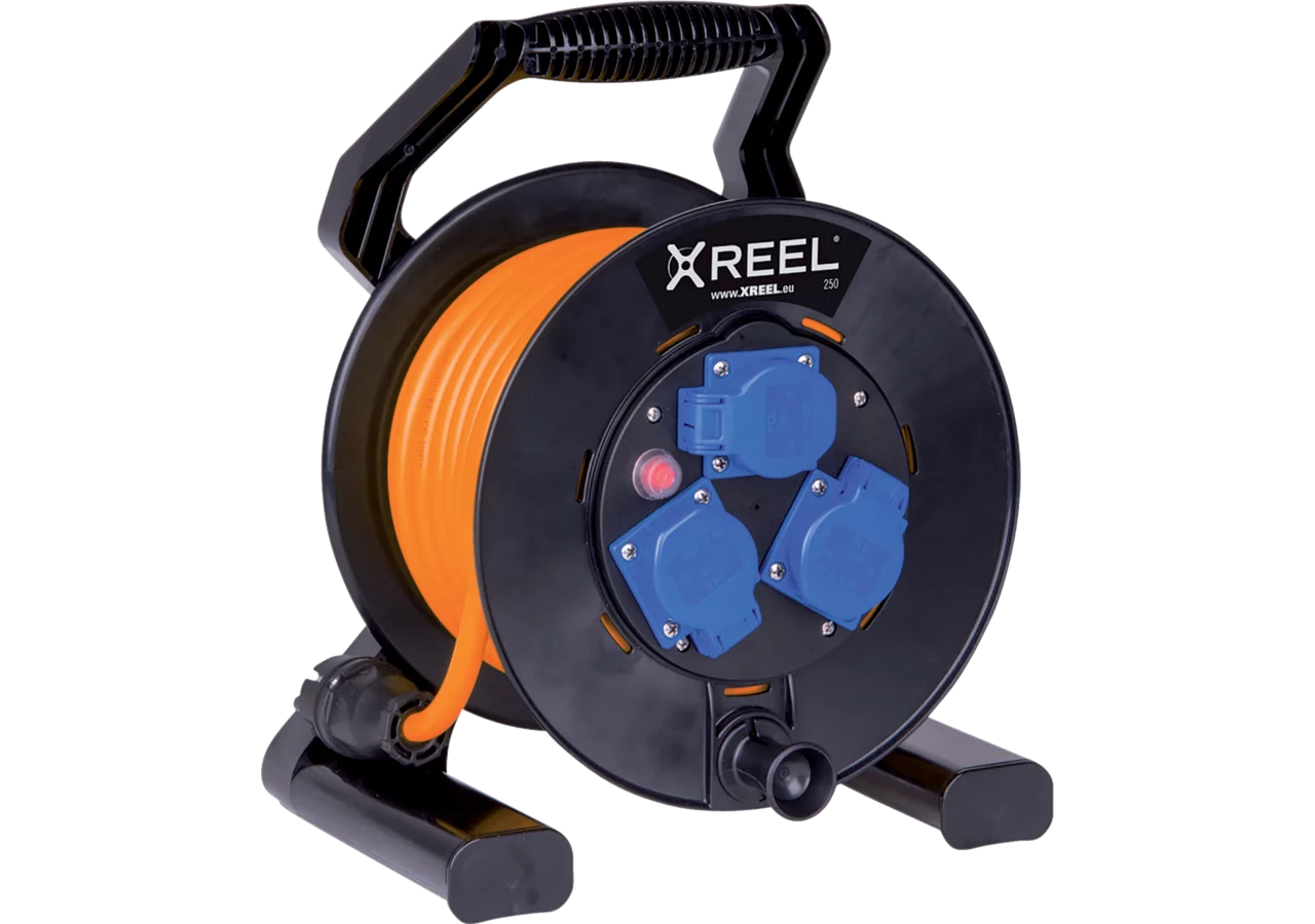Kabeltrommel schwarz, mit 25 m Gummi Leitung, 3 x 1,5 mm², 250 V XREEL250 Schutzart IP54 PCE