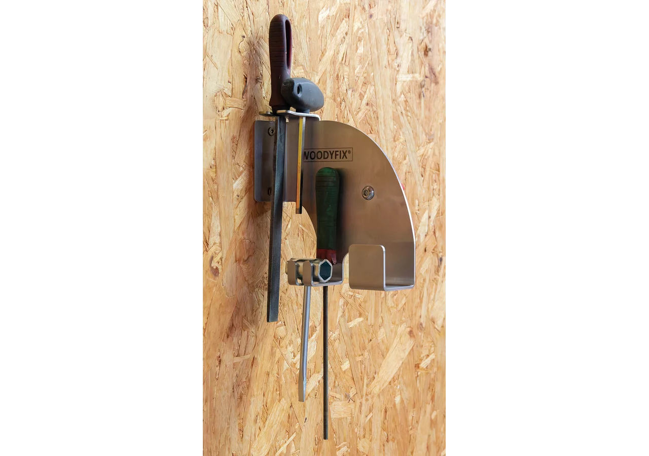 Motorsägenhalter Woodyfix-Multitool 3.0 aus Edelstahl mit Zubehöraufnahme GartenShop24