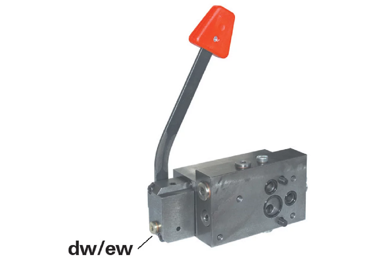 Steuerventil MF mit Landini-Hydraulik GartenShop24 - Hochwertige Gartengeräte