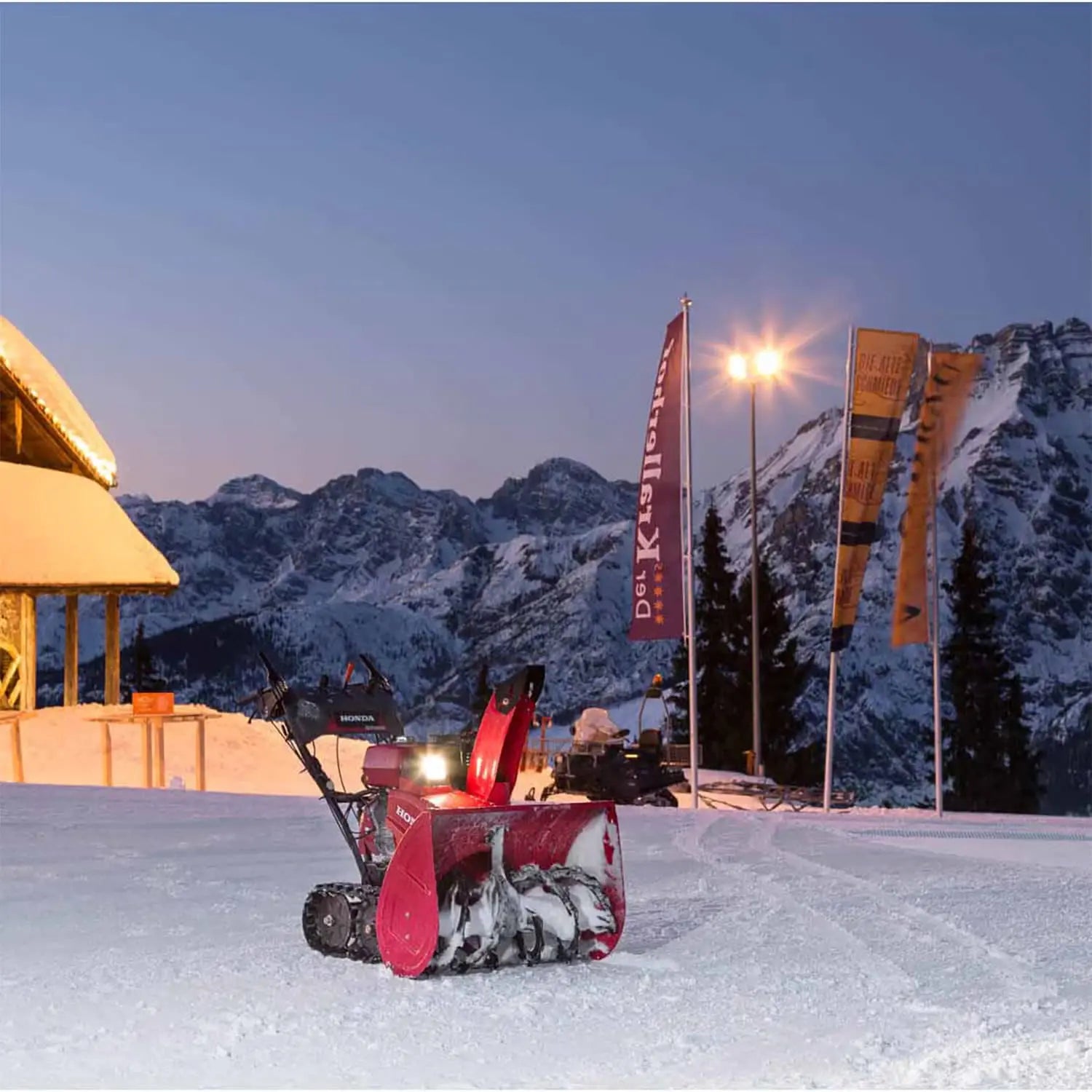 Schneefräse Honda HSS 970A TD HSS970ATD – Einsatz auf großer Einfahrt im Schnee