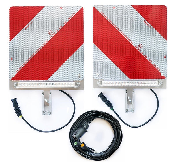 Überbreitenmarkierung mit dyn. Blinker für Heckanbaugeräte